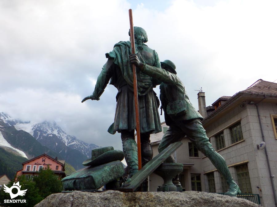 Monument to the first Alpinists
