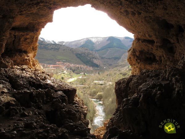 Nuño Cave, Route of Rocks